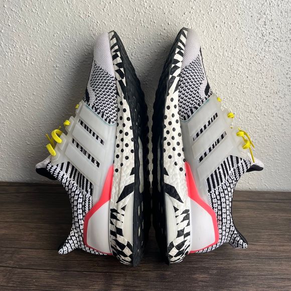Adidas Ultraboost 5.0 DNA Multi Pattern Black White Running Shoes Mens 15 GY0326 - Picture 5 of 7